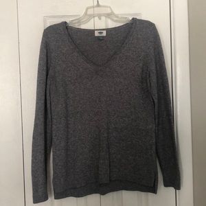 Gray long sleeve sweater